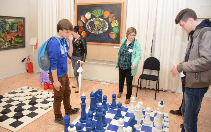 Шашки и шахматы, по-музейному